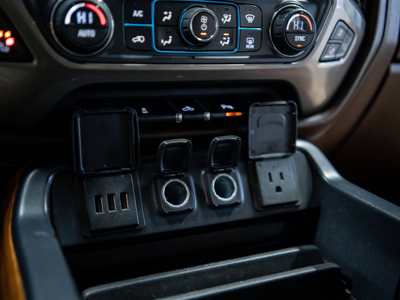 2014 Chevrolet Silverado 1500 High Country   - Photo 34 - Peoria, IL 61615