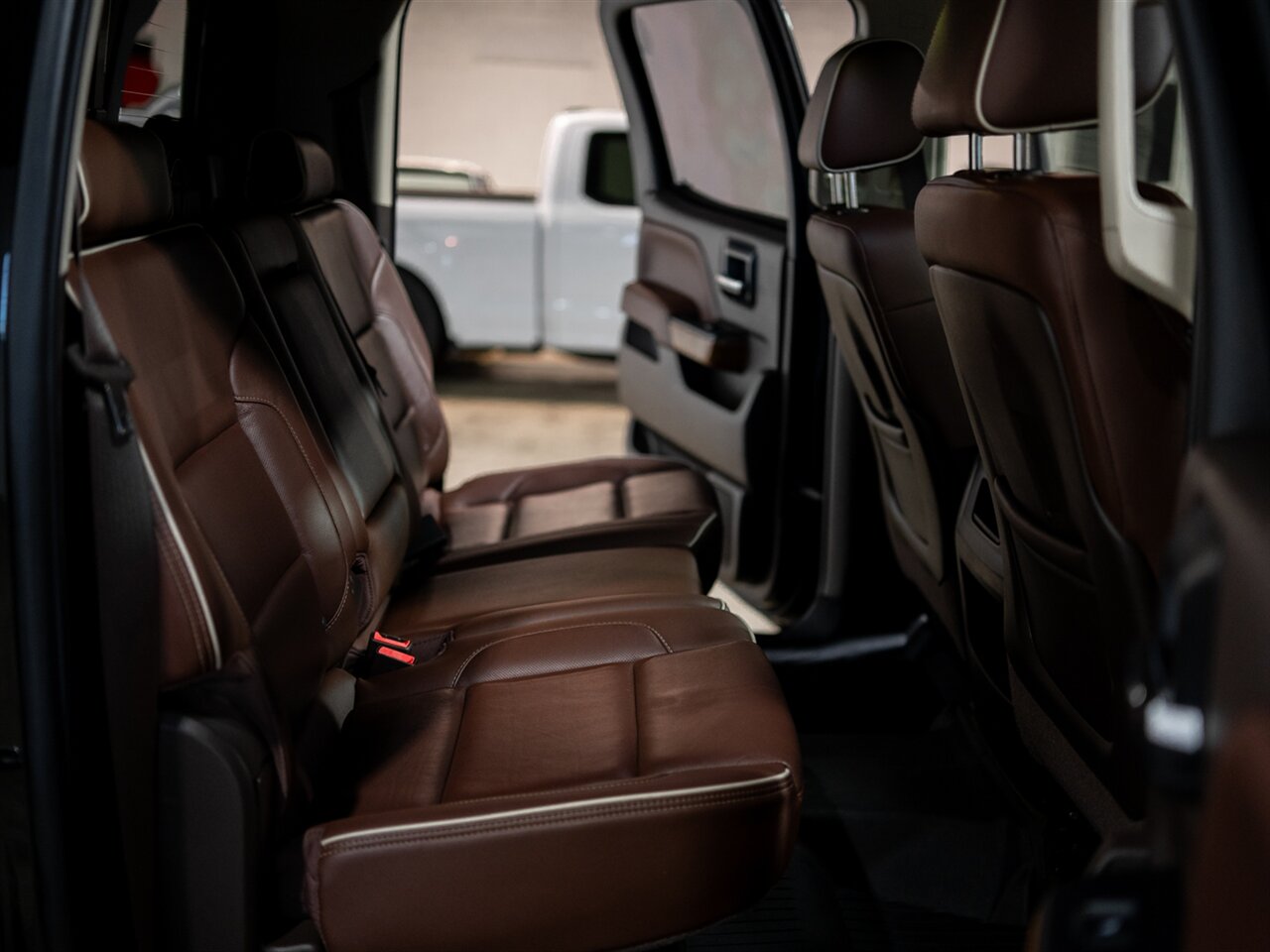 2014 Chevrolet Silverado 1500 High Country   - Photo 33 - Peoria, IL 61615