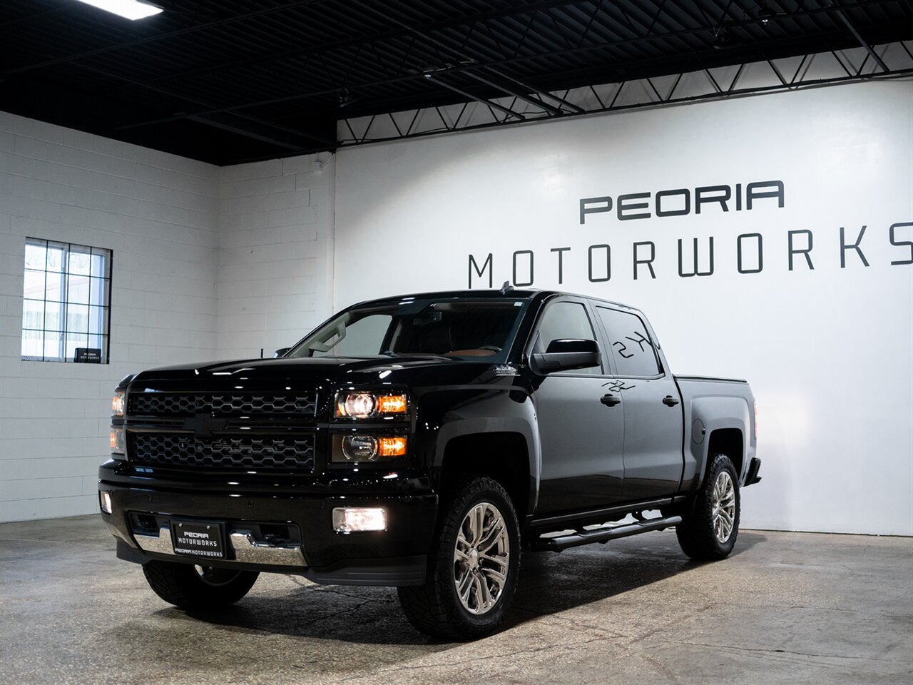 2014 Chevrolet Silverado 1500 High Country   - Photo 2 - Peoria, IL 61615
