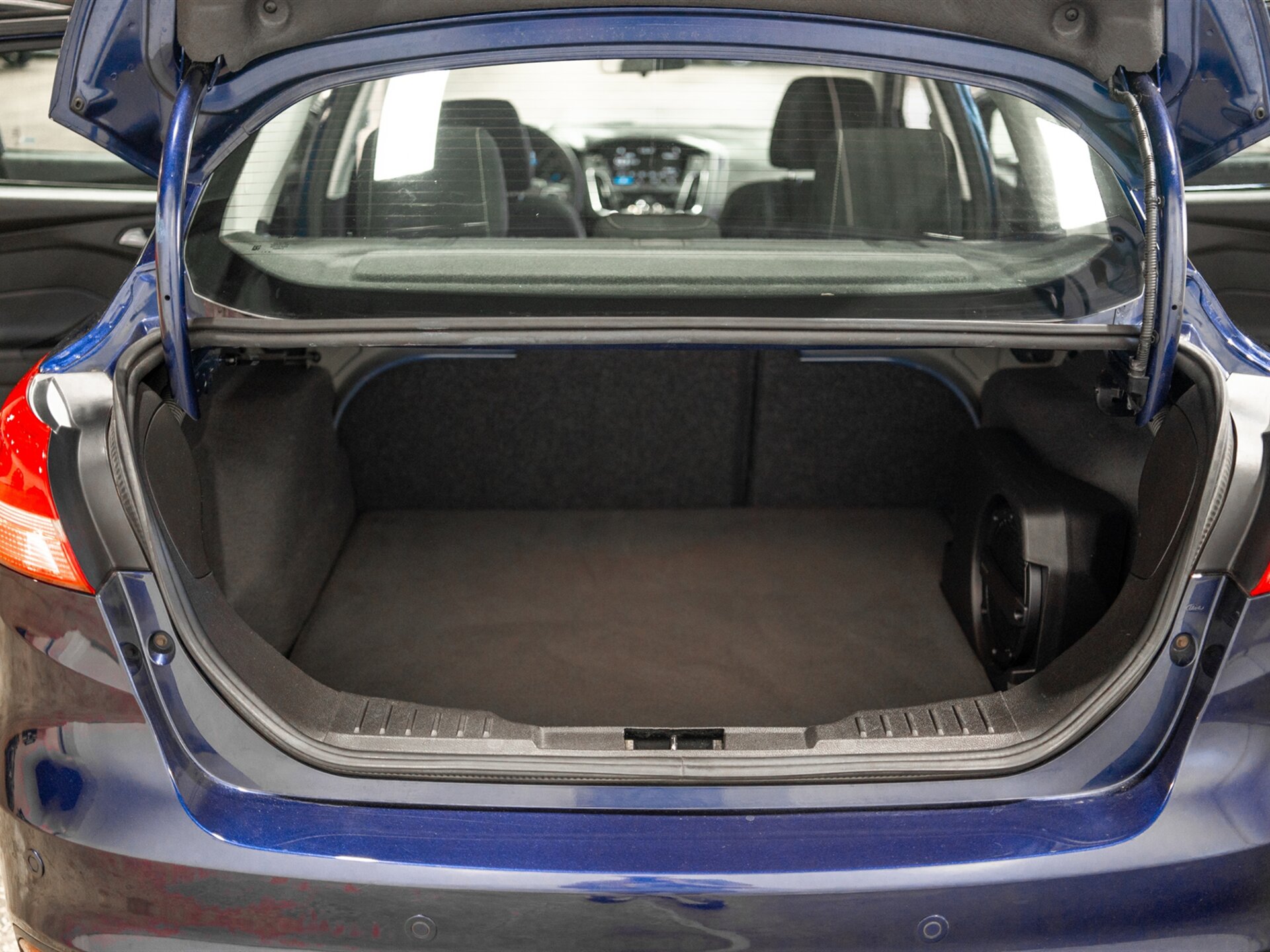 2017 Ford Focus SEL photo 31