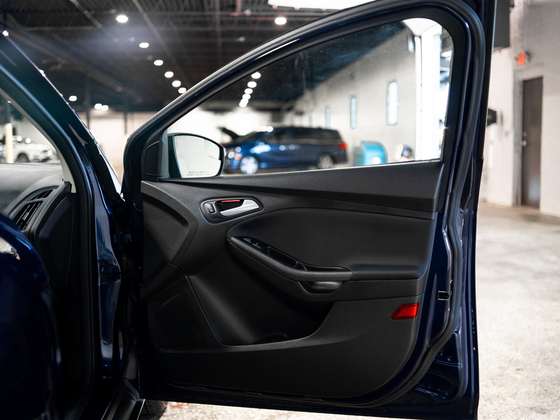 2017 Ford Focus SEL photo 33