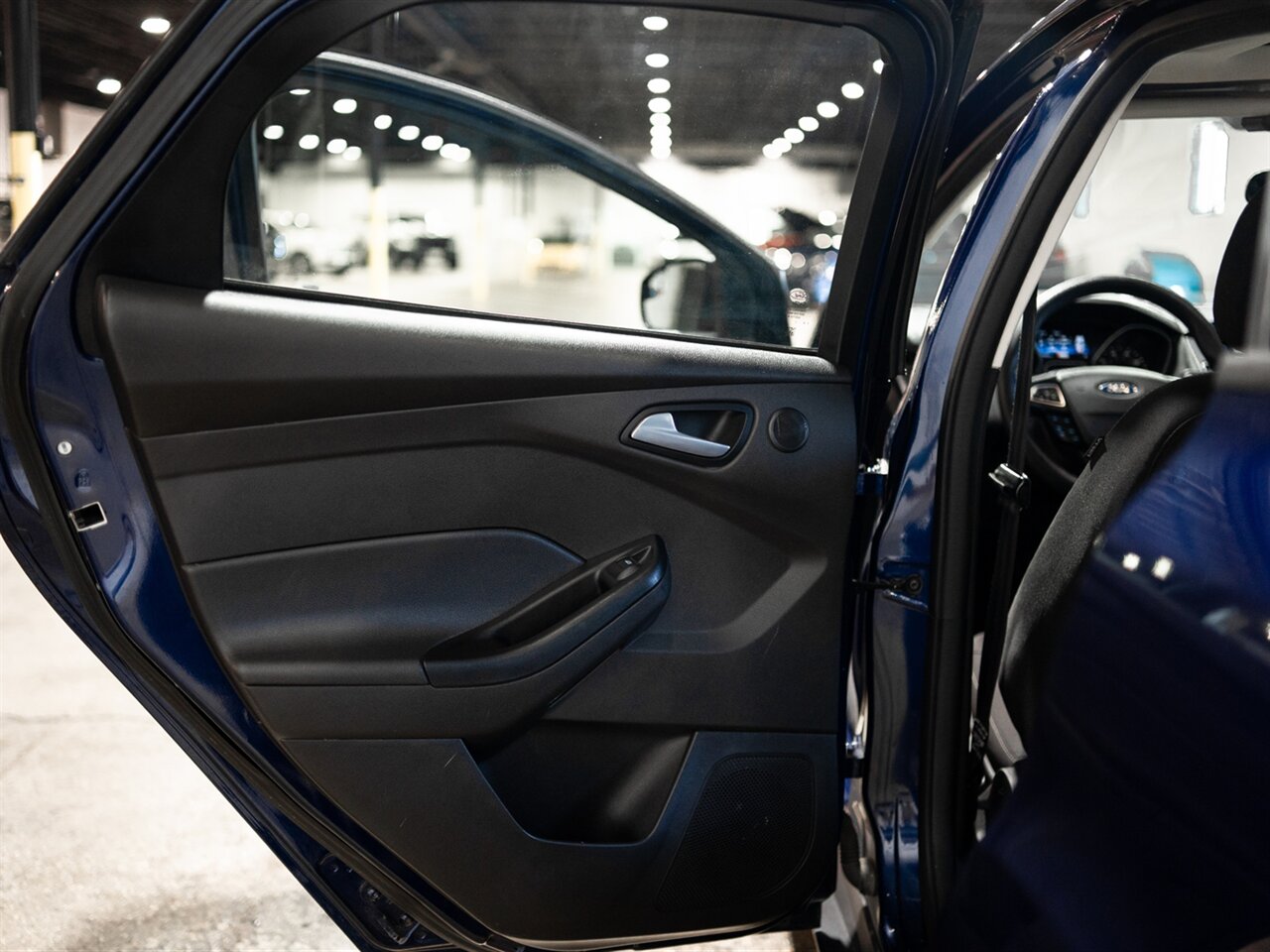2017 Ford Focus SEL photo 28