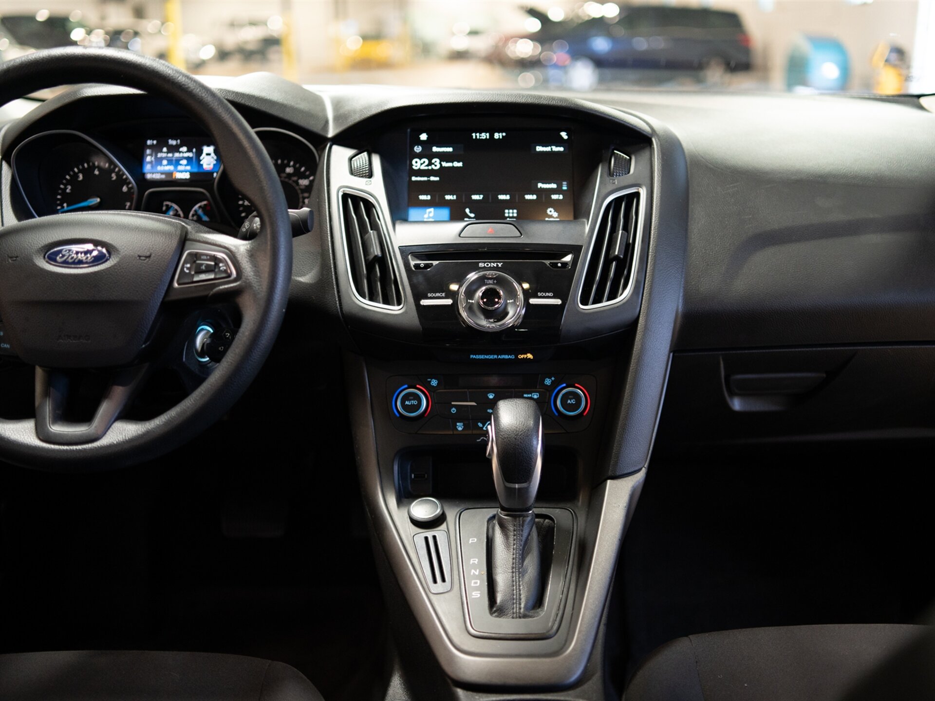 2017 Ford Focus SEL photo 21