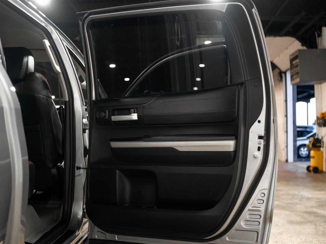 2019 Toyota Tundra Limited - Photo 41 - Peoria, IL 61615