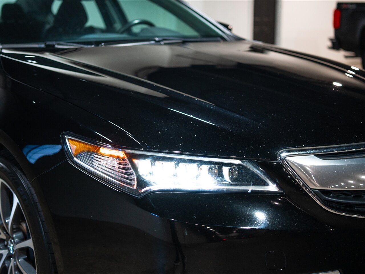 2015 Acura TLX V6 w/Tech - Photo 15 - Peoria, IL 61615