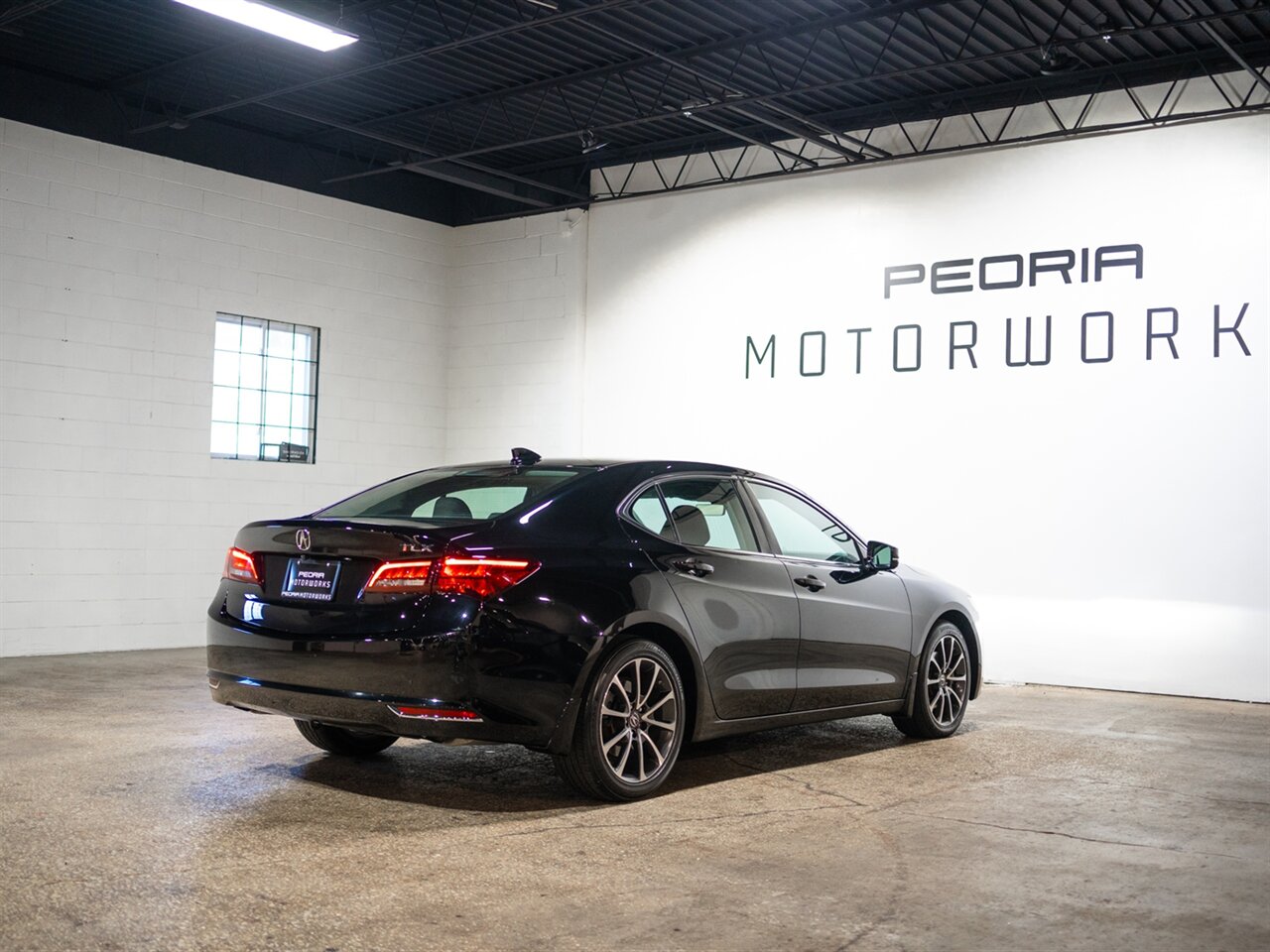 2015 Acura TLX V6 w/Tech - Photo 9 - Peoria, IL 61615