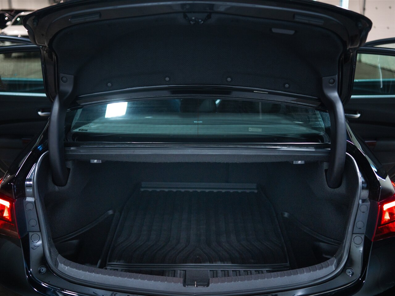 2015 Acura TLX V6 w/Tech - Photo 18 - Peoria, IL 61615