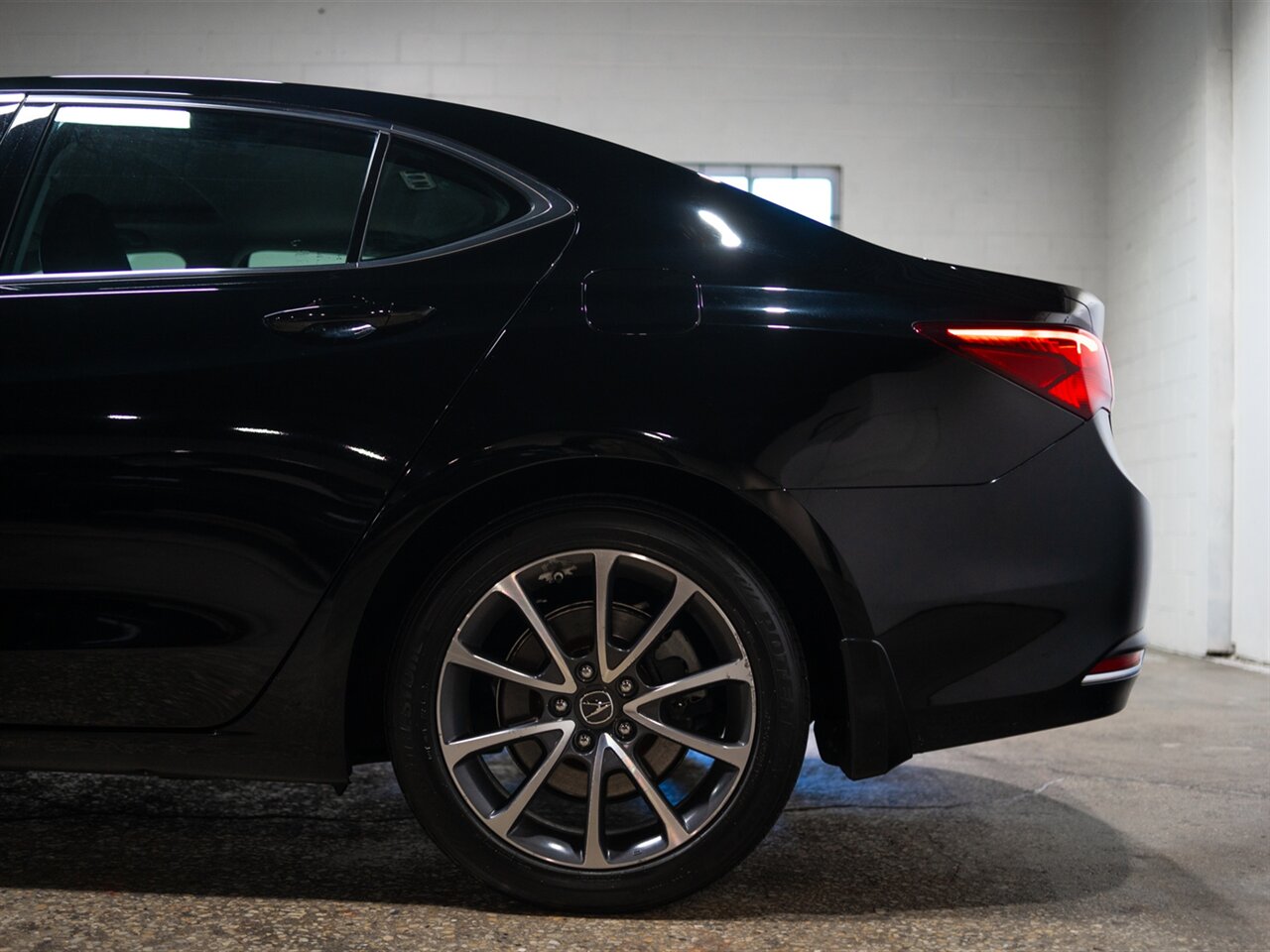 2015 Acura TLX V6 w/Tech - Photo 13 - Peoria, IL 61615