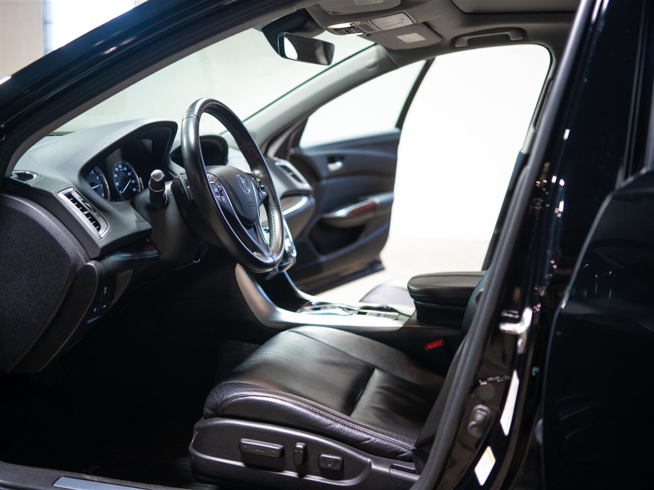 2015 Acura TLX V6 w/Tech - Photo 22 - Peoria, IL 61615