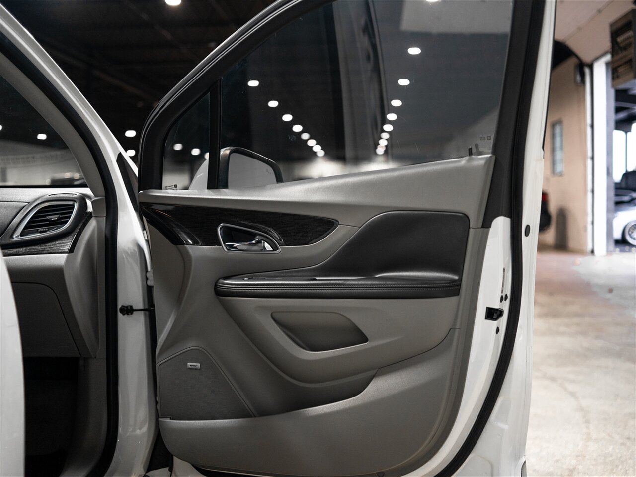 2015 Buick Encore Premium - Photo 40 - Peoria, IL 61615
