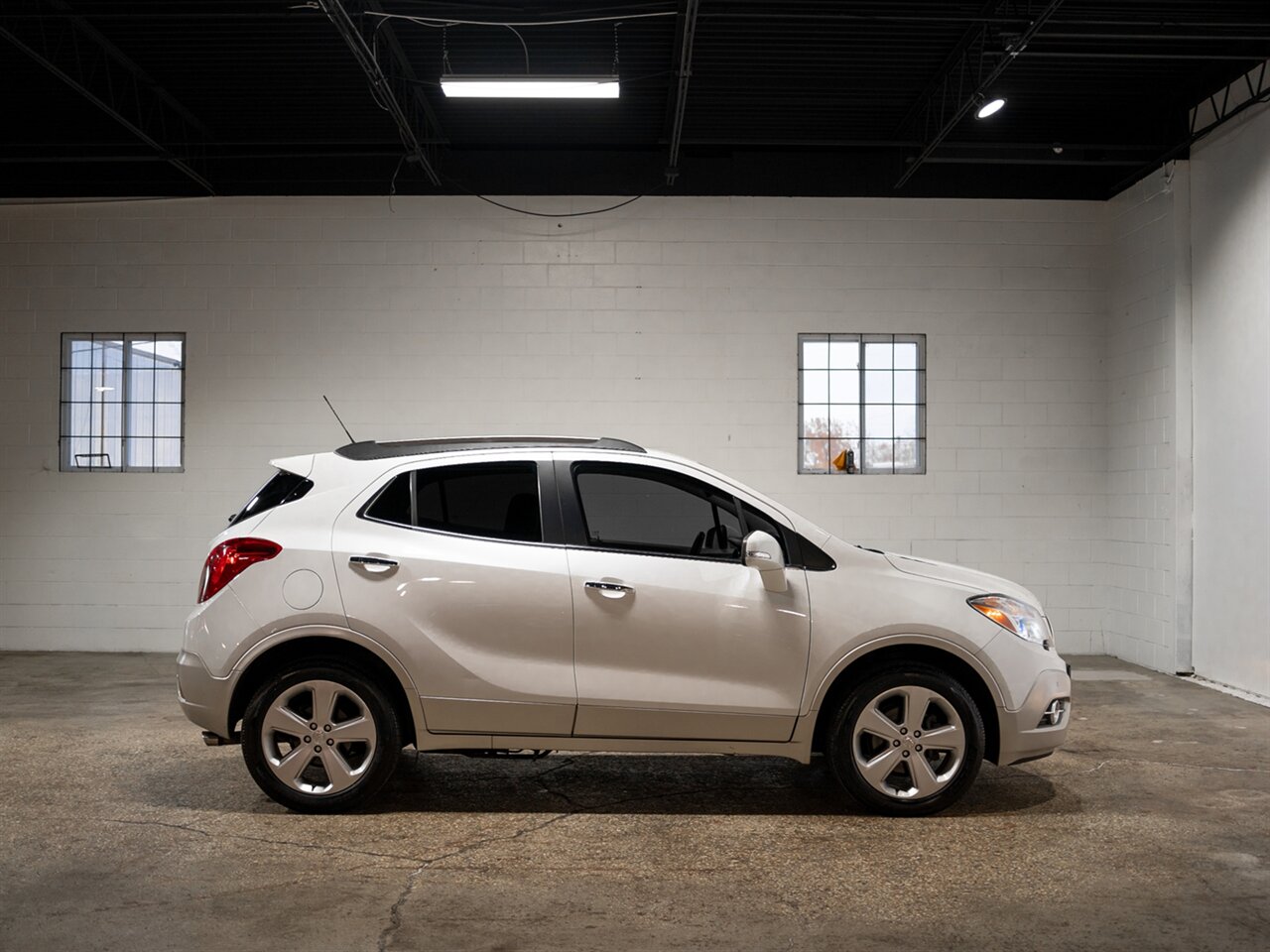 2015 Buick Encore Premium - Photo 9 - Peoria, IL 61615