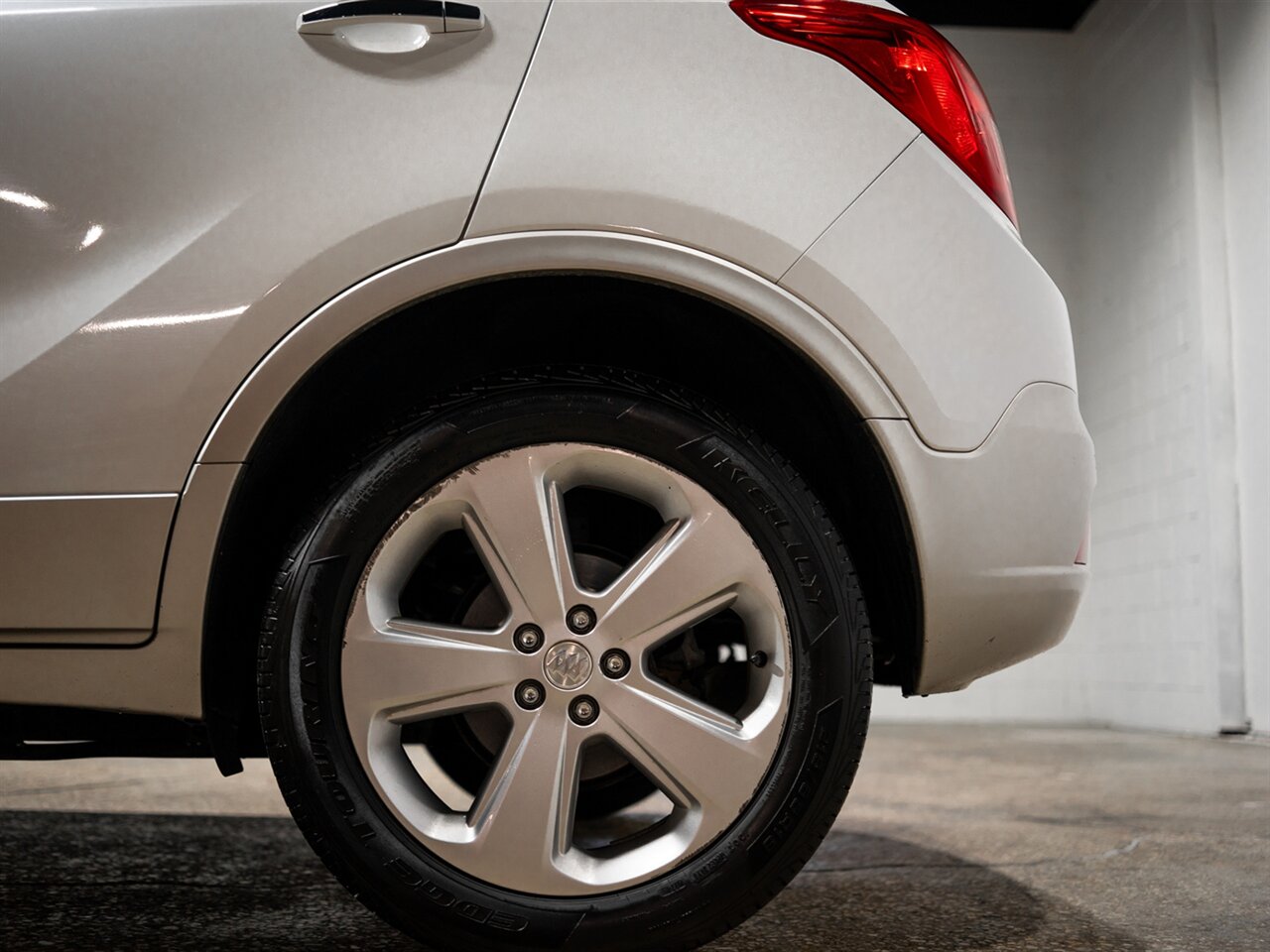 2015 Buick Encore Premium - Photo 7 - Peoria, IL 61615