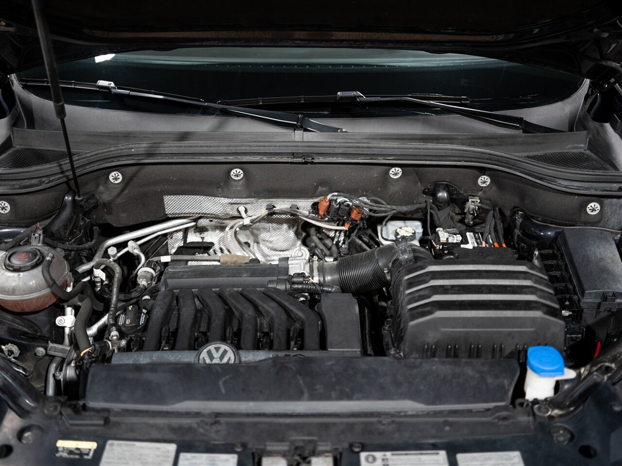 2019 Volkswagen Atlas V6 SE R-Line 4Motion - Photo 19 - Peoria, IL 61615