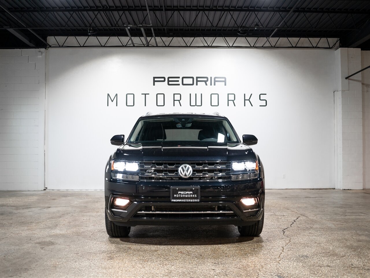 2019 Volkswagen Atlas V6 SE R-Line 4Motion - Photo 2 - Peoria, IL 61615