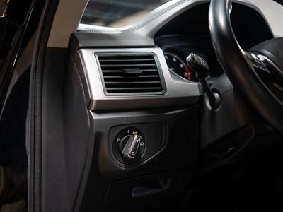 2019 Volkswagen Atlas V6 SE R-Line 4Motion - Photo 31 - Peoria, IL 61615