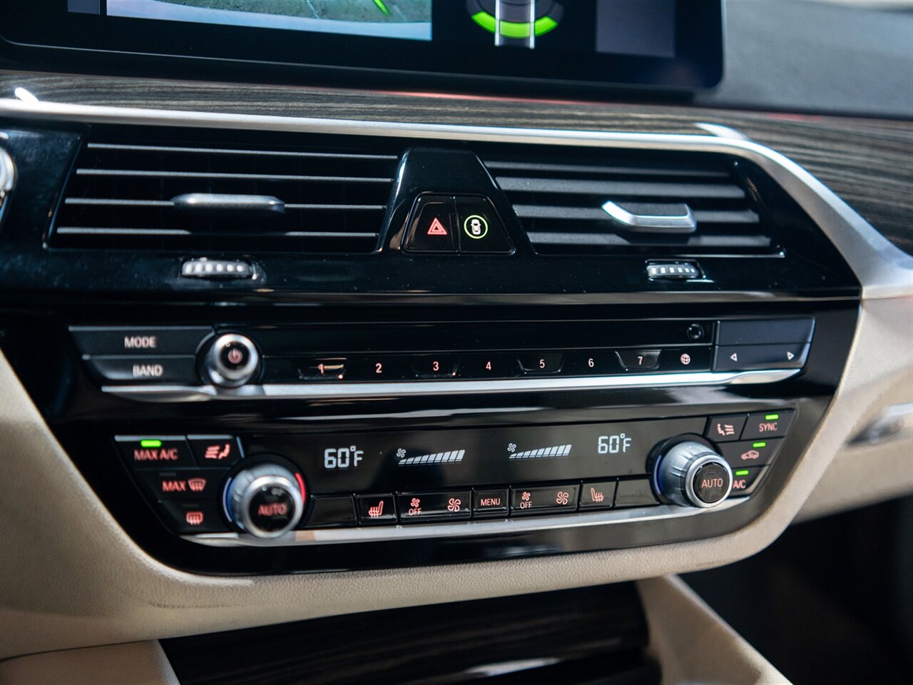 2022 BMW 5 Series 530i xDrive - Photo 25 - Peoria, IL 61615