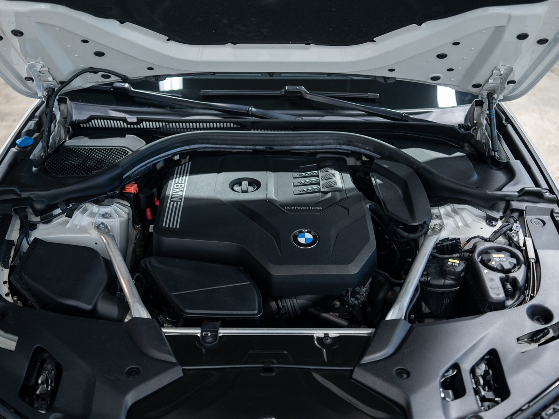 2022 BMW 5 Series 530i - Photo 27