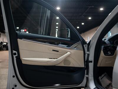 2022 BMW 5 Series 530i xDrive - Photo 38 - Peoria, IL 61615