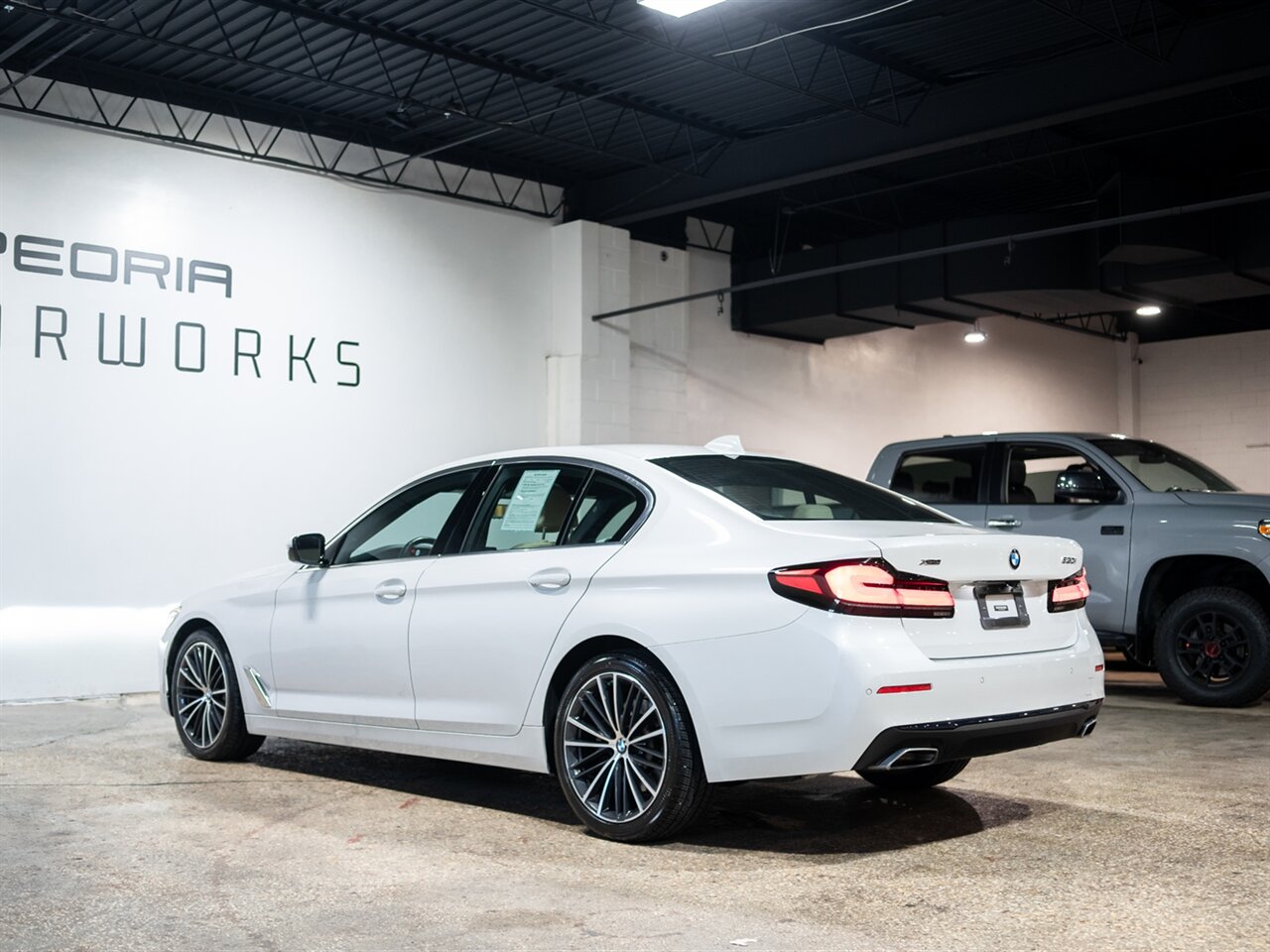 2022 BMW 5 Series 530i xDrive - Photo 6 - Peoria, IL 61615