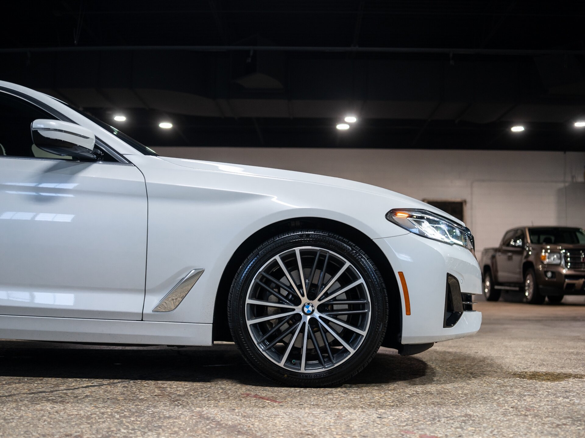 2022 BMW 5 Series 530i - Photo 12