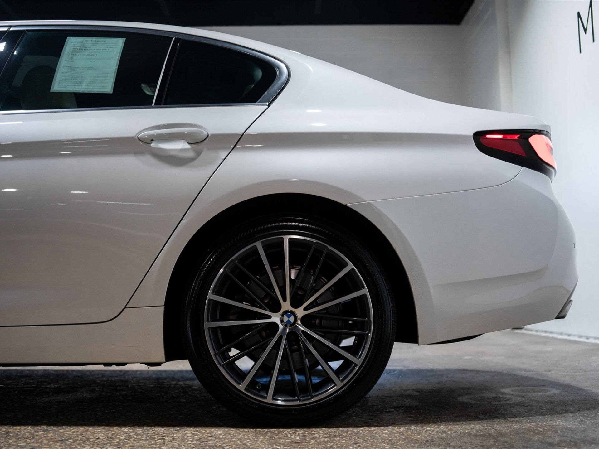 2022 BMW 5 Series 530i - Photo 10