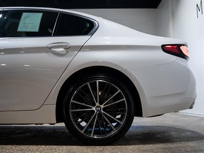 2022 BMW 5 Series 530i xDrive - Photo 11 - Peoria, IL 61615