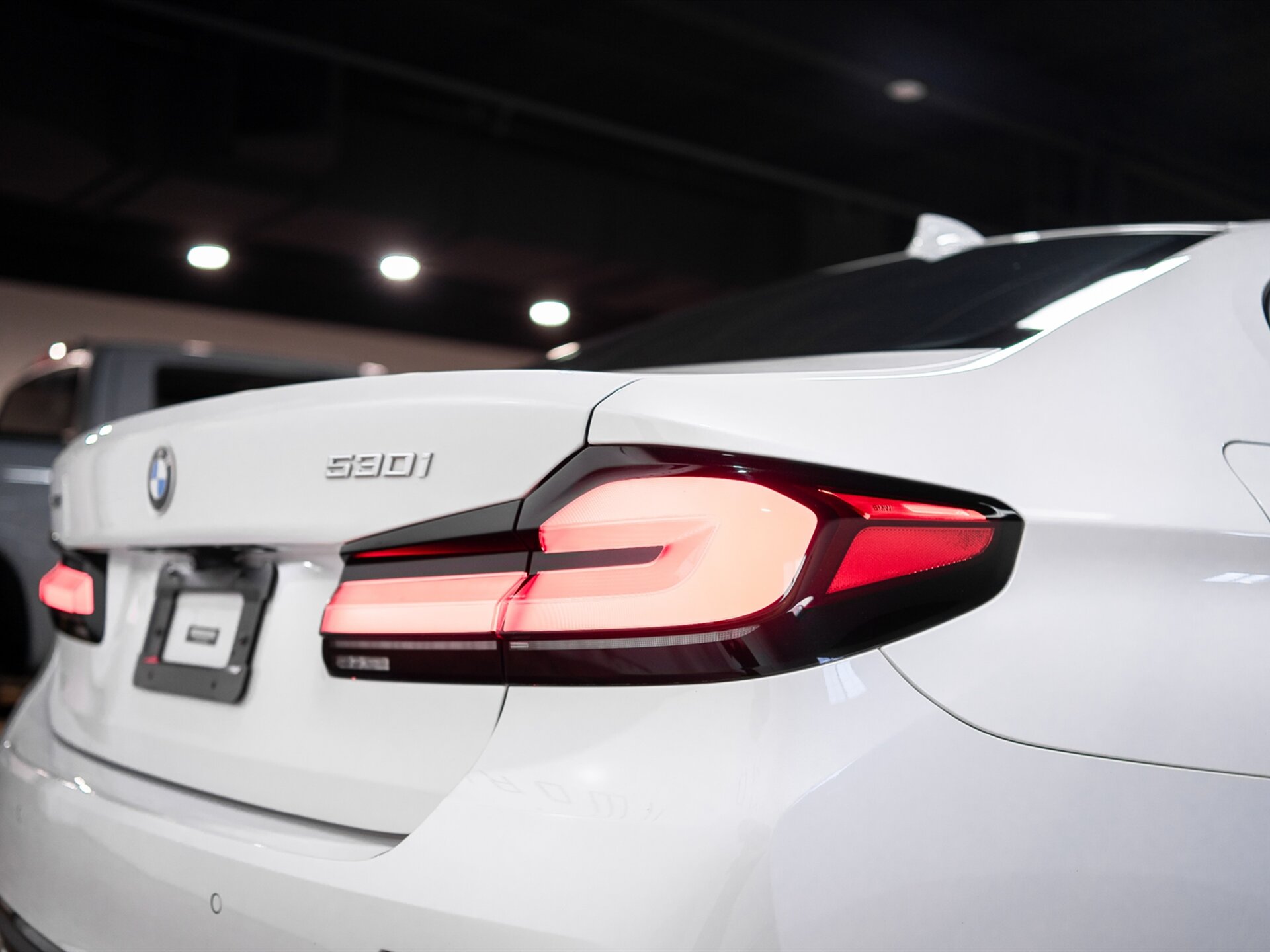 2022 BMW 5 Series 530i - Photo 13