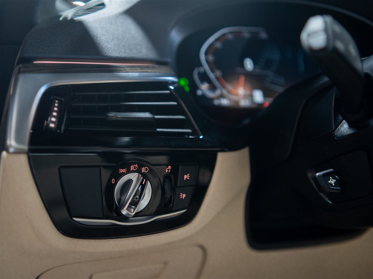 2022 BMW 5 Series 530i xDrive - Photo 24 - Peoria, IL 61615
