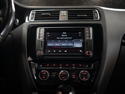 2017 Volkswagen Jetta 2.0T GLI - Photo 30 - Peoria, IL 61615
