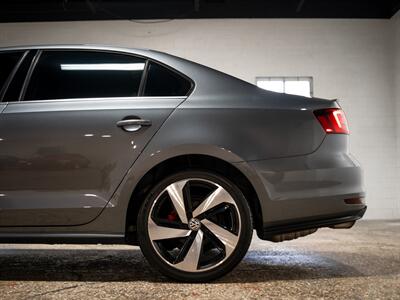 2017 Volkswagen Jetta 2.0T GLI - Photo 14 - Peoria, IL 61615