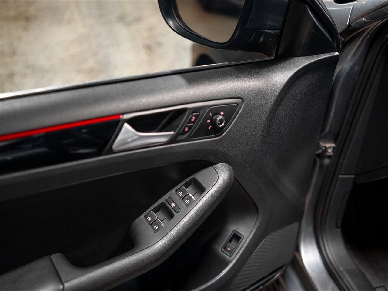 2017 Volkswagen Jetta 2.0T GLI - Photo 35 - Peoria, IL 61615