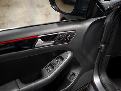 2017 Volkswagen Jetta 2.0T GLI - Photo 35 - Peoria, IL 61615