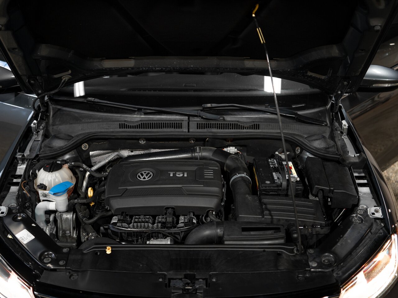 2017 Volkswagen Jetta 2.0T GLI - Photo 23 - Peoria, IL 61615