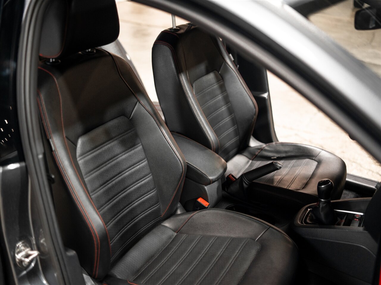 2017 Volkswagen Jetta 2.0T GLI - Photo 20 - Peoria, IL 61615