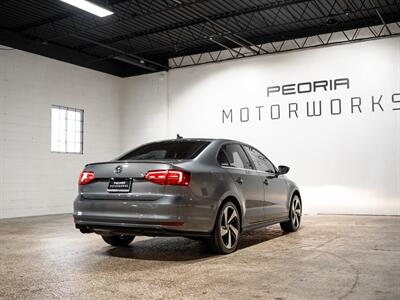 2017 Volkswagen Jetta 2.0T GLI - Photo 7 - Peoria, IL 61615
