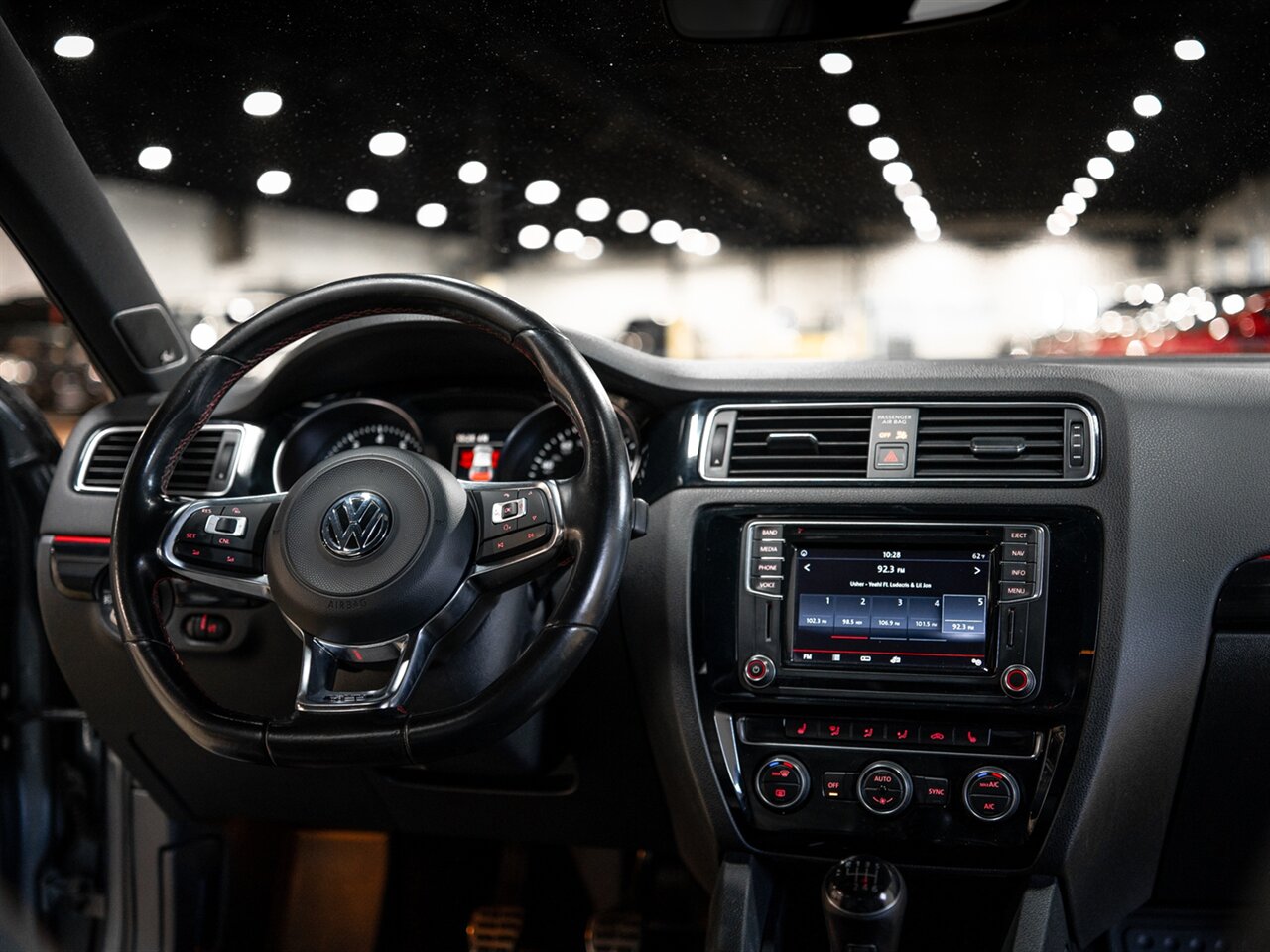 2017 Volkswagen Jetta 2.0T GLI - Photo 26 - Peoria, IL 61615