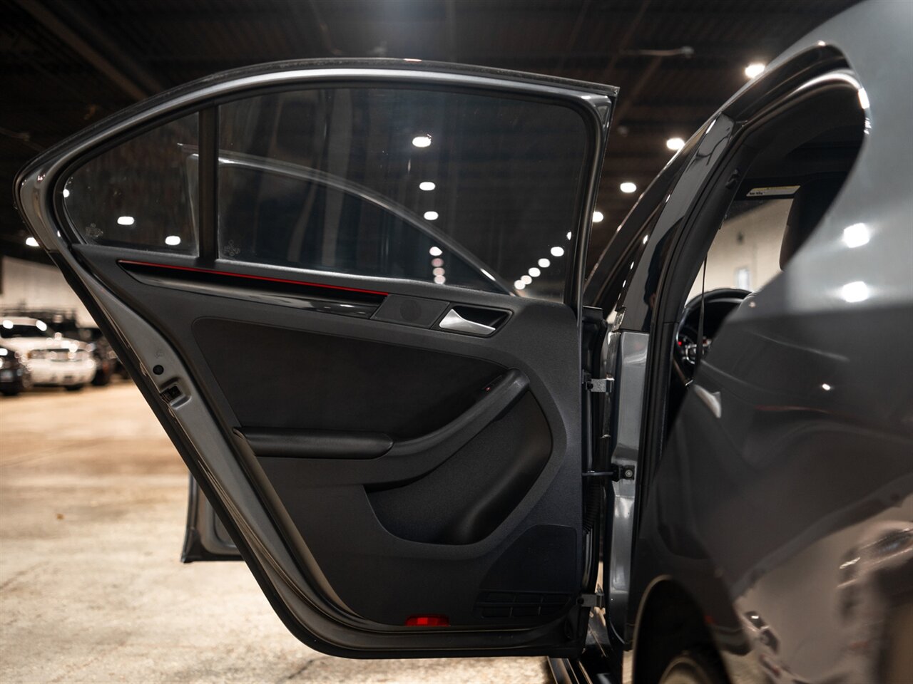 2017 Volkswagen Jetta 2.0T GLI - Photo 25 - Peoria, IL 61615