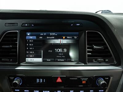 2015 Hyundai SONATA Limited 2.0T   - Photo 17 - Peoria, IL 61615