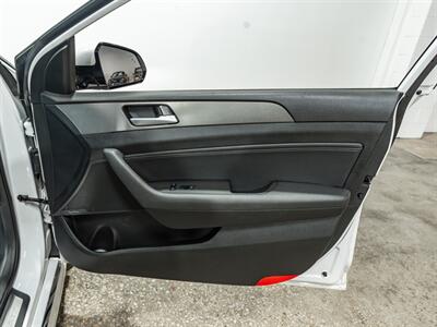 2015 Hyundai SONATA Limited 2.0T   - Photo 24 - Peoria, IL 61615