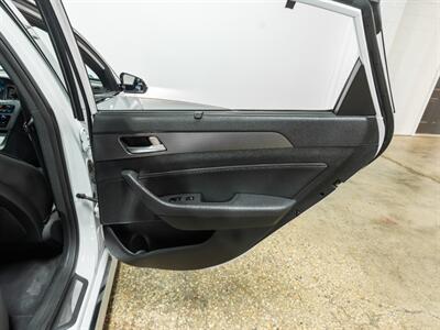 2015 Hyundai SONATA Limited 2.0T   - Photo 25 - Peoria, IL 61615