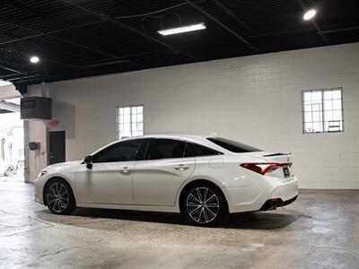 2019 Toyota Avalon Touring   - Photo 6 - Peoria, IL 61615