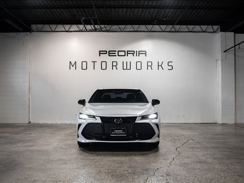 2019 Toyota Avalon Touring  