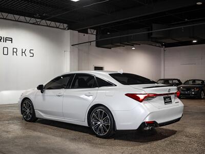 2019 Toyota Avalon Touring   - Photo 8 - Peoria, IL 61615