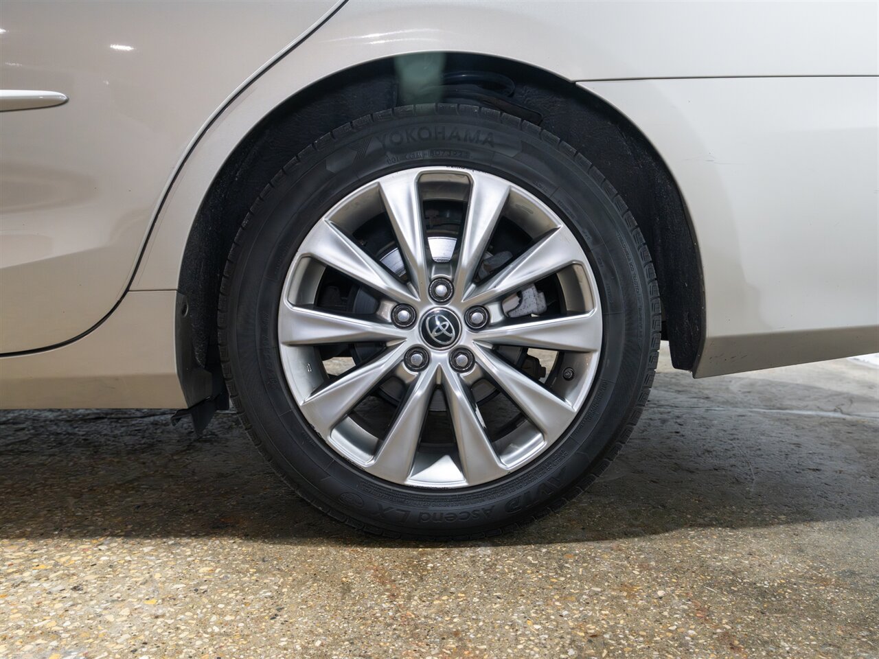 2015 Toyota Camry XLE   - Photo 5 - Peoria, IL 61615