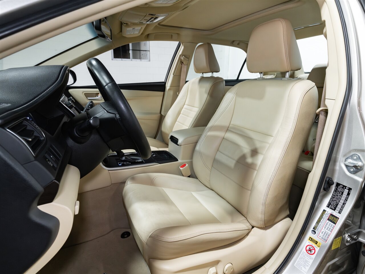 2015 Toyota Camry XLE   - Photo 13 - Peoria, IL 61615