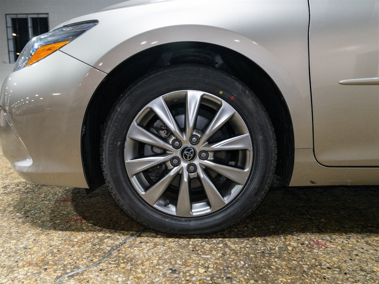 2015 Toyota Camry XLE   - Photo 7 - Peoria, IL 61615
