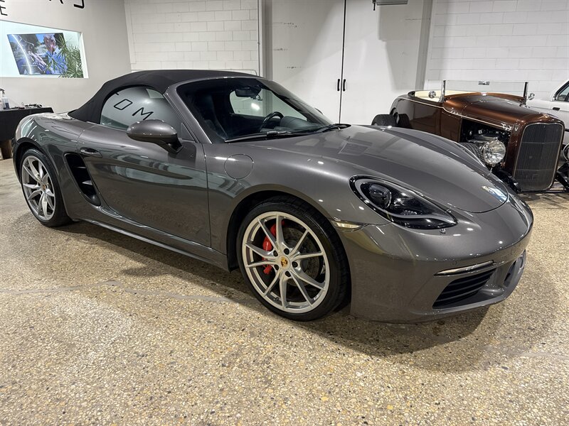 Gray (Agate Grey Metallic) 2017 Porsche 718 Boxster S RWD Convertible Rear-Wheel Drive 6-Speed Manual