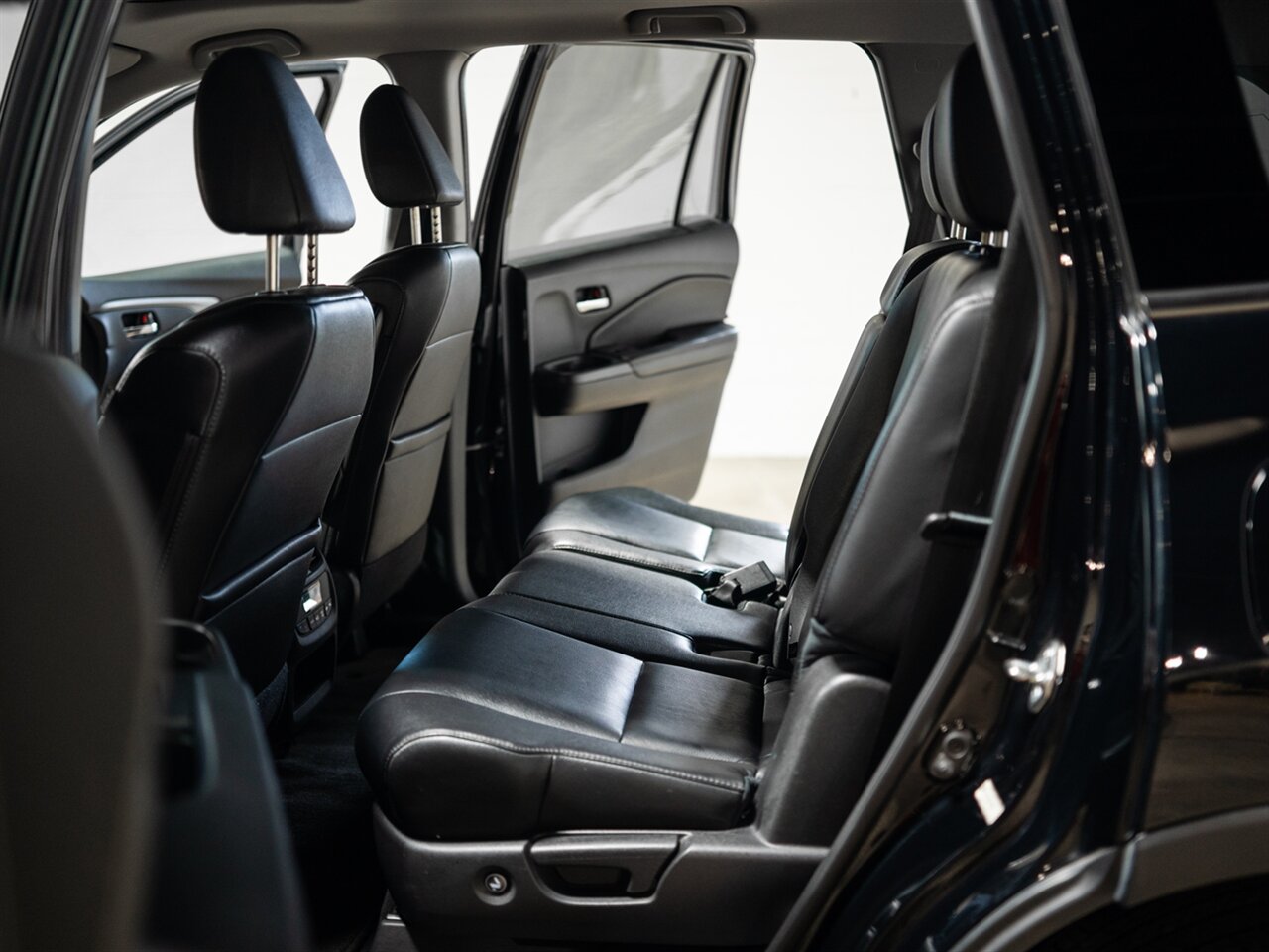 2016 Honda Pilot EX-L - Photo 14 - Peoria, IL 61615