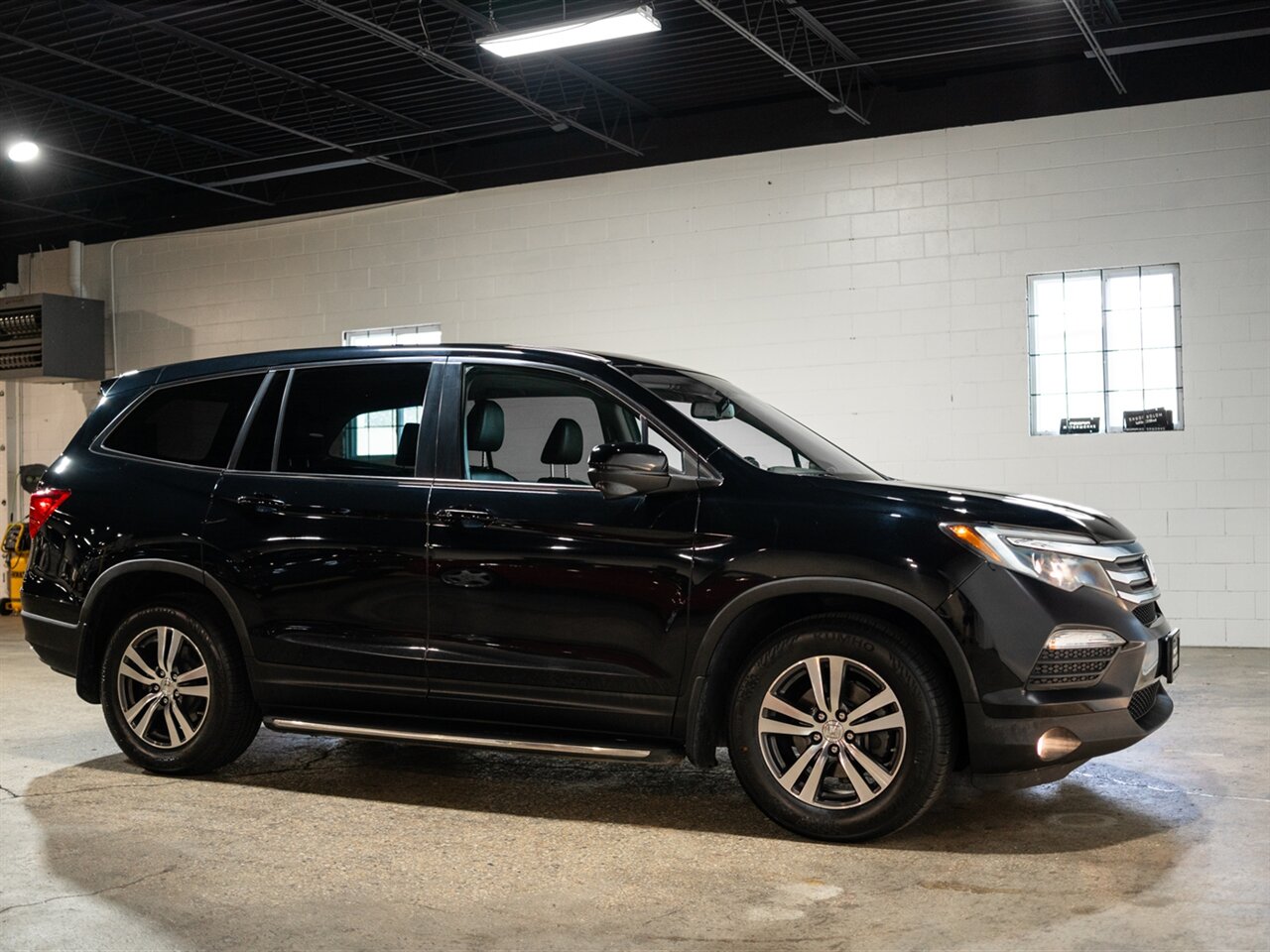 2016 Honda Pilot EX-L - Photo 8 - Peoria, IL 61615