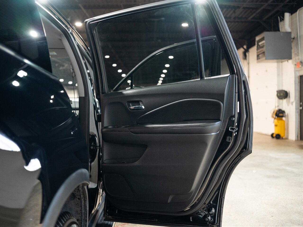 2016 Honda Pilot EX-L - Photo 27 - Peoria, IL 61615